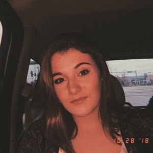 Meet your Posher, Genevieve